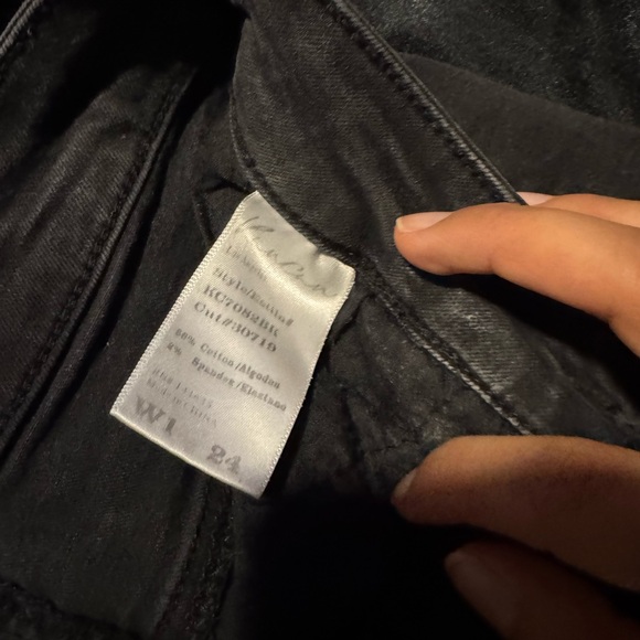 Black grey shorts
Size 0 - Picture 2 of 3